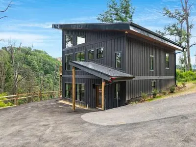 Splashin At Raven's Ridge 3 Bedroom Cabin by RedAwning