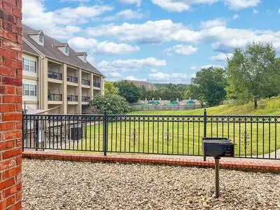 Branson Escape: Pool, Game Table, Sleeps up to 10!