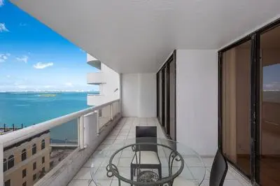 Ocean View w Large Balcony Pool and Hot Tub