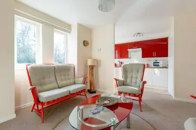 409 Cosy and Quiet 1 Bedroom Apartment in Canonmills With Parking