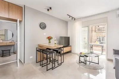 Stylish one BDR with balcony