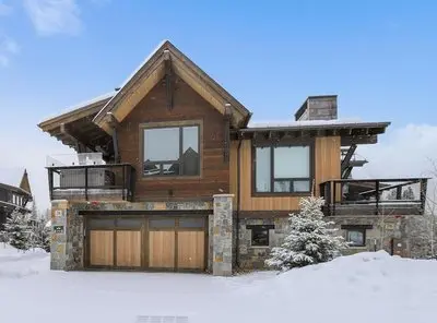 Falcon Haus 4 Bedroom Townhouse by RedAwning
