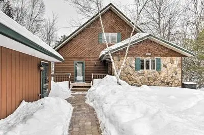 Crandon Cabin Getaway w/ Boat Dock & Deck!