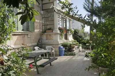 Allenby 2 Bed & Breakfast