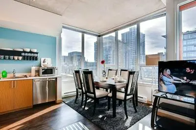 1 Location 2BR Across From Space Needle -vr1