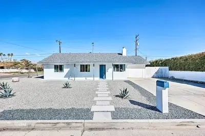 < 4 Mi to Dtwn Palm Springs: Home w/ Private Patio