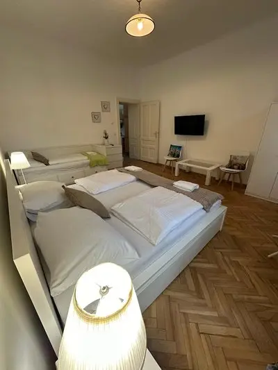Comfy Apt Long Stay 5P Margareten