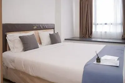Modern Style and Homey Studio Apartment Collins Boulevard