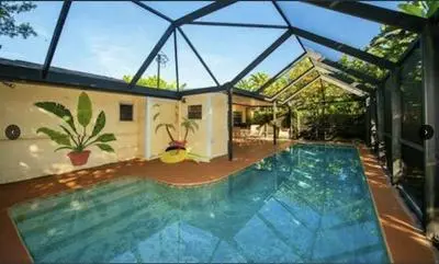 Coastal Breeze - A Weekly Rental 4 Bedroom Home by RedAwning