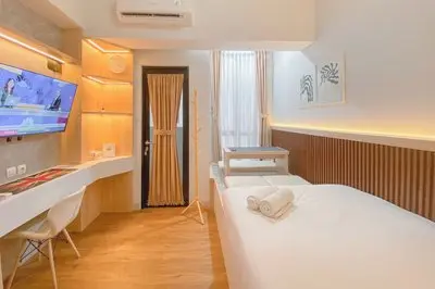 Minimalist And Homey Studio Apartment At The Alton
