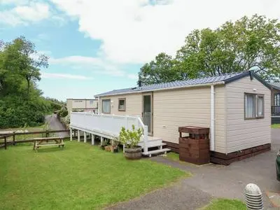 23 Manleigh Park