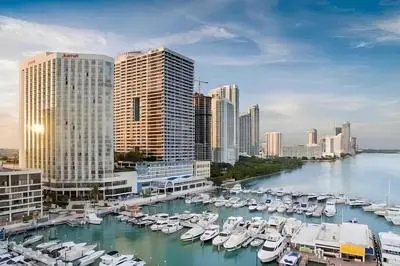 Iconic-poolview Waterfront 2bd