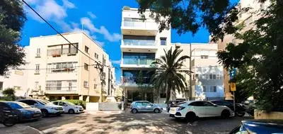 Rupin Ruby in Tel Aviv-yafo