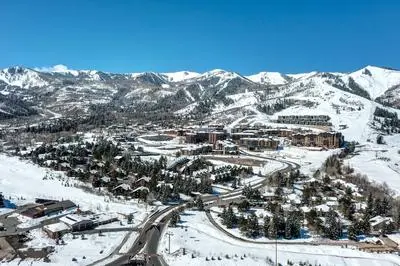 Edelweiss Mountain Dream! 2 Bedroom Condo by RedAwning