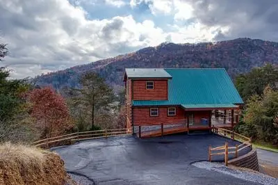 Ern805- Bearly Believe It! - Great Location! Close To Town And All The Action! 3 Bedroom Cabin by RedAwning