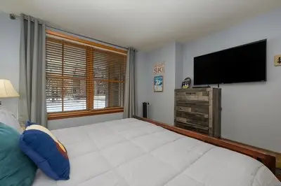 Premium Unit 1100 - One Bedroom - Zephyr Mountain Lodge 1 Condo