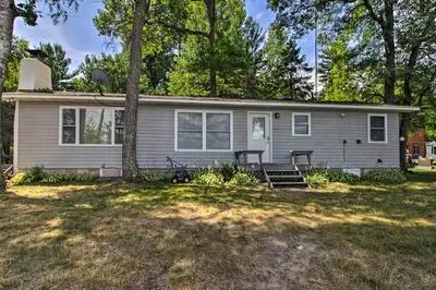 Pine River Lake Home w/ Boat & Kayak Rentals!