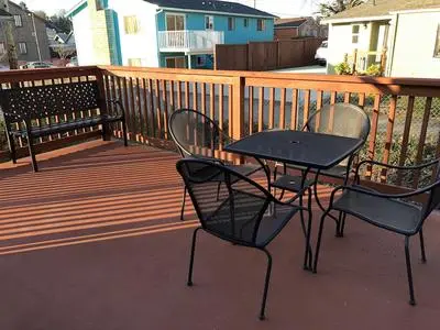 Rainier Guesthouse (Walk to Metro)