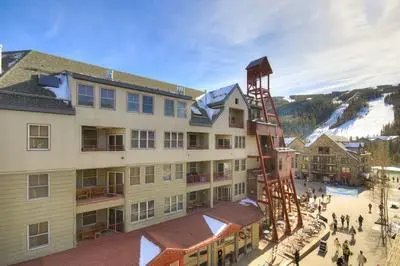 Buffalo Lodge~1br Condo~8388 ~walk To Slopes ~kids Ski Free 1 Bedroom Condo by RedAwning