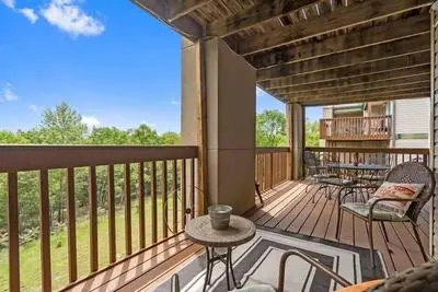 Time Traveler Suite - Private Balcony