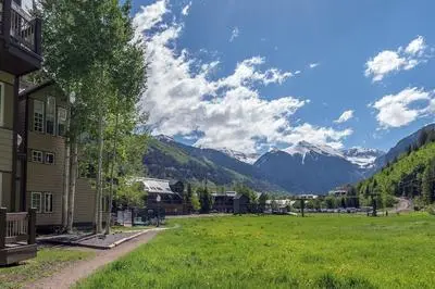 Sunny Condo, Box Canyon Views, Pool + Hot Tub 2 Bedroom Condo by RedAwning