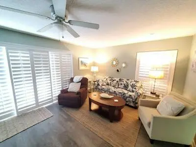 Quail Hollow B5-3d New 1 Bedroom Condo