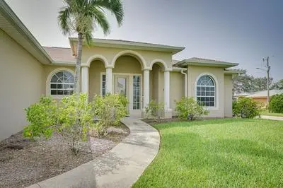 Lanai + Pool: Family-friendly Home in Cape Coral