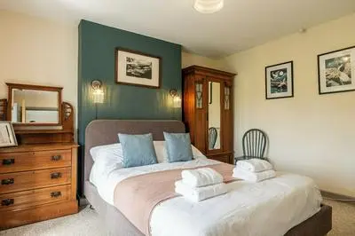 Gorgeous Rural 4BD Farm With Hot Tub
