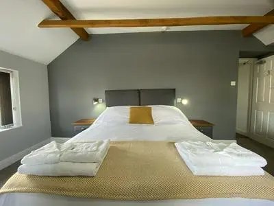 The Roade House Rooms