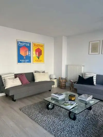 Huswell - Beachfront Apartment With Bike Storage