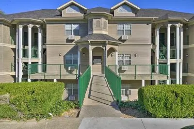 Cozy Resort Condo 5 Mi to Branson Landing!