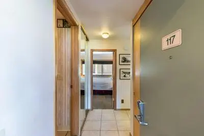 117 Bldg B 1 Bedroom Condo