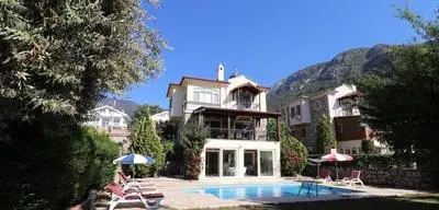 Villa FT04 by JoyLettings