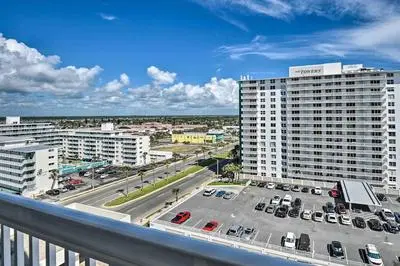 Sunny Daytona Beach Gem w/ Ocean Views!
