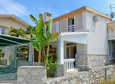 Comfortable Apartment With Terrace