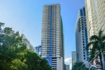 Luxury Apartments W Pool & Ocean views
