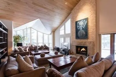 Northwoods Private Penthouse with Effortless Ski-In Ski-Out Access by RedAwning