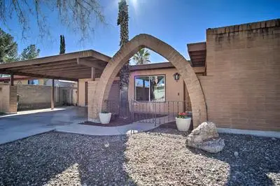 Eastside Home w/ Pool Near Hiking!
