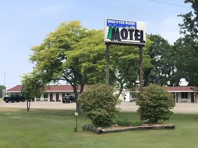 Edge Of The Woods Motel