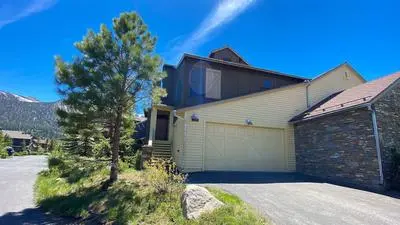 Snowcreek VI The Lodges 1127 3 Suites, Spacious with Mountain Views, Private Garage and Washer Dryer by RedAwning