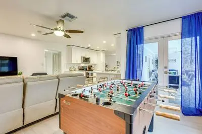 3 Mi to Beach: Spacious Sarasota Home w/ Game Room