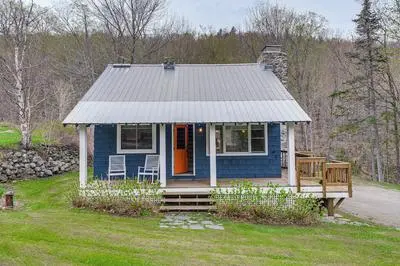 2 Mi to Mt Snow: Warm & Cozy Family Winter Retreat