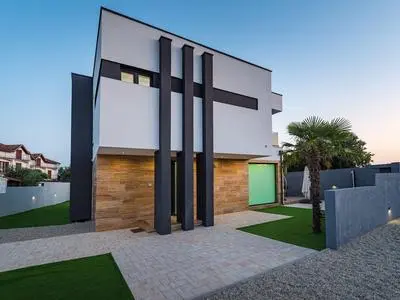 Luxury Villa With Private Indoor and Outdoor Pool