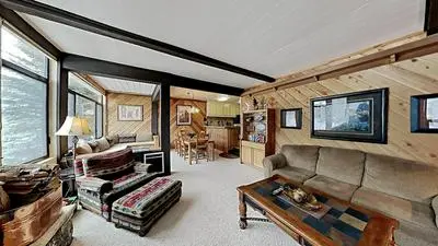 Slopeside Comfy 2-Bedroom Home with 3 Spas! by RedAwning