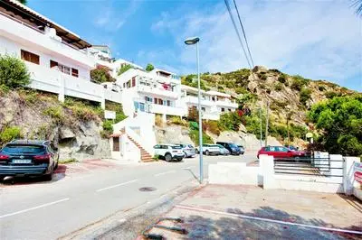 Apartment With Furnished Terrace