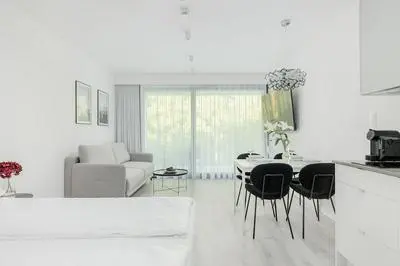 Air-conditioned Studio for 4 by Renters