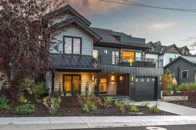 Norfolk Mountain Fantasy! 1121 5 Bedroom Home by RedAwning