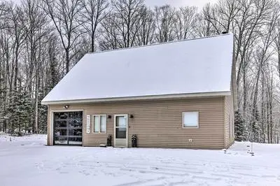 Phelps Cabin on 26 Acres w/ Fire Pit!
