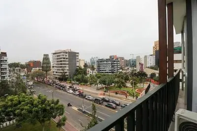 w Extraordinary 2BR w Balcony in San Isidro