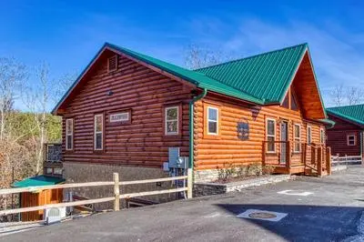 Ern823 - Eagle Falls - Great Location With Private Heated Indoor Pool! Close To Town! 3 Bedroom Cabin by RedAwning